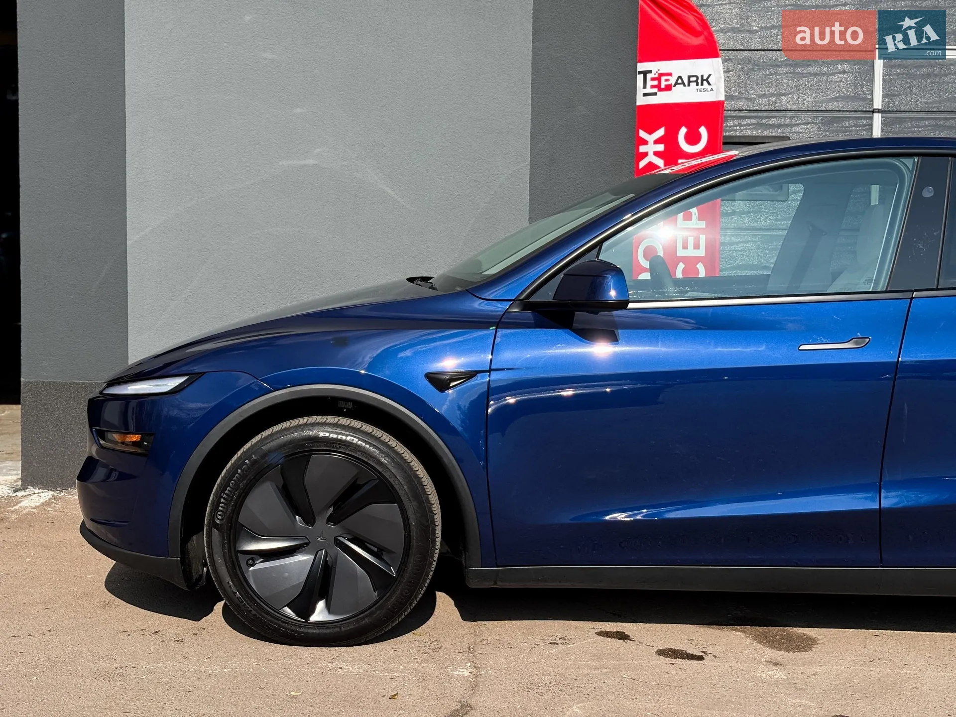 2025 Tesla Model Y - мініатюра 5