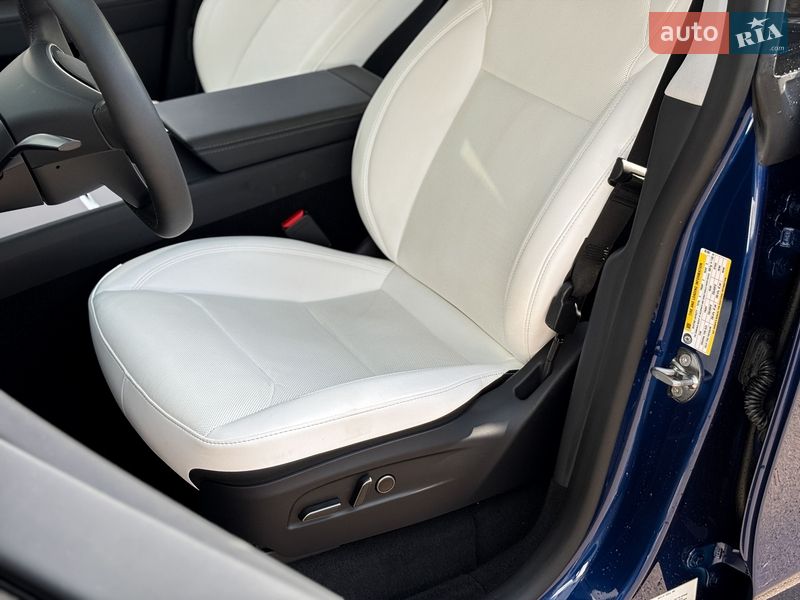 Позашляховик / Кросовер Tesla Model Y 2025 в Києві