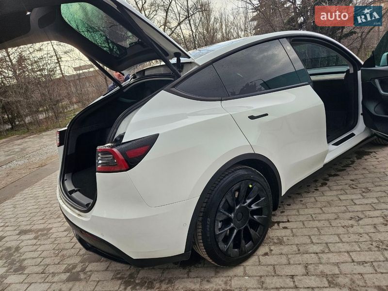 Внедорожник / Кроссовер Tesla Model Y 2022 в Запорожье