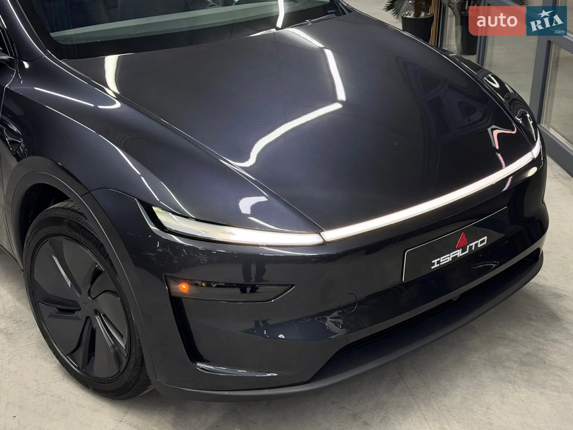 2025 Tesla Model Y - мініатюра 3