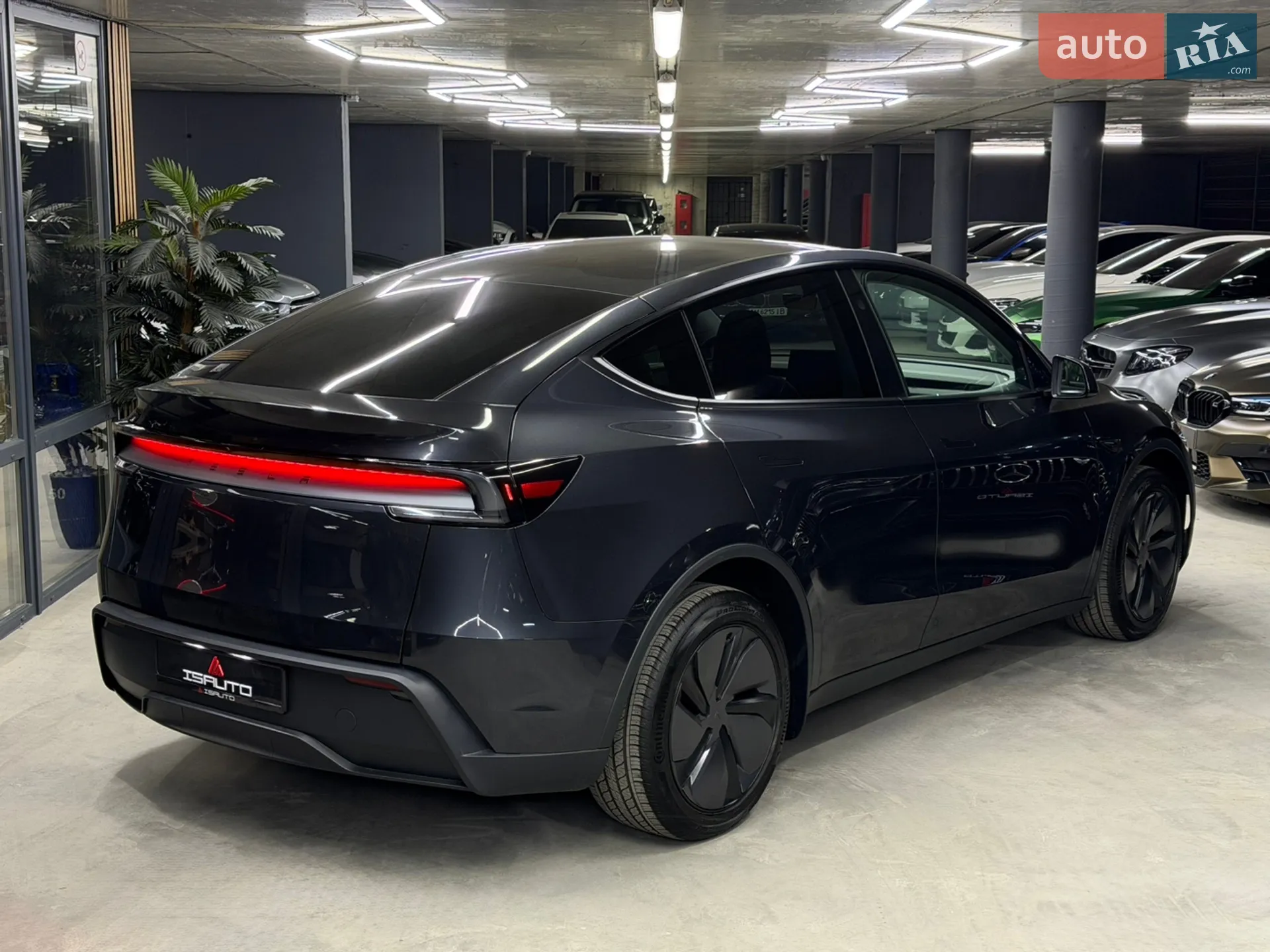 2025 Tesla Model Y - мініатюра 15
