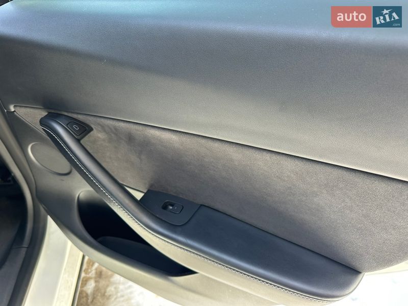 Внедорожник / Кроссовер Tesla Model Y 2021 в Львове