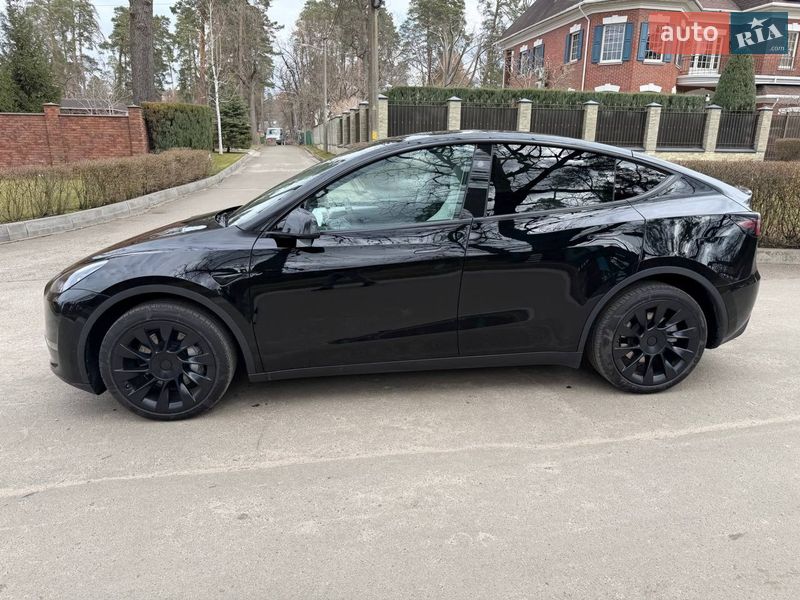 Позашляховик / Кросовер Tesla Model Y 2024 в Києві фото 21 Позашляховик / Кросовер Tesla Model Y 2024 в Києві