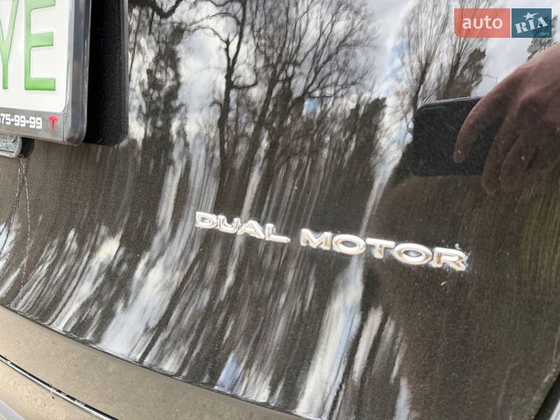Позашляховик / Кросовер Tesla Model Y 2024 в Києві фото 37 Позашляховик / Кросовер Tesla Model Y 2024 в Києві