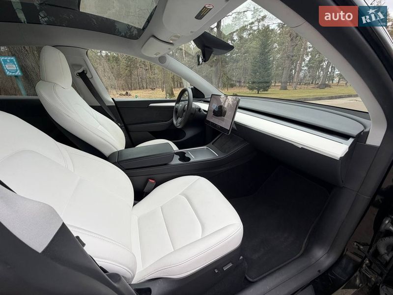 Позашляховик / Кросовер Tesla Model Y 2024 в Києві фото 39 Позашляховик / Кросовер Tesla Model Y 2024 в Києві