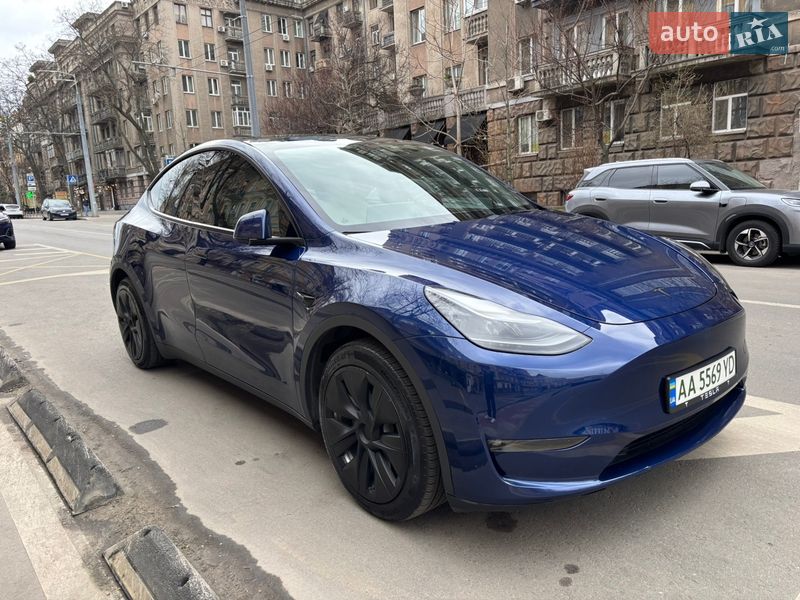 Внедорожник / Кроссовер Tesla Model Y 2023 в Киеве