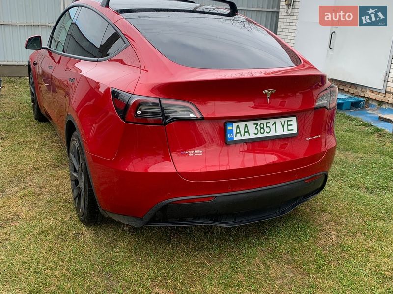 Позашляховик / Кросовер Tesla Model Y 2021 в Києві