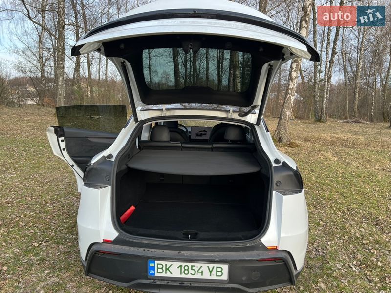 Позашляховик / Кросовер Tesla Model Y 2025 в Радивиліві фото 12 Позашляховик / Кросовер Tesla Model Y 2025 в Радивиліві