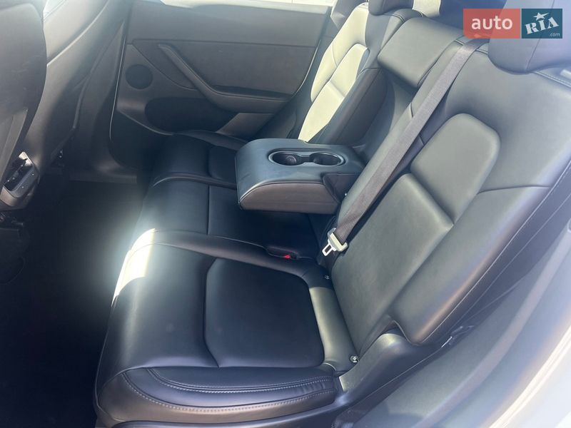 Позашляховик / Кросовер Tesla Model Y 2023 в Києві