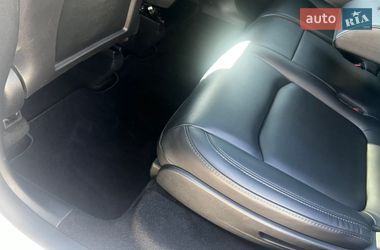 Внедорожник / Кроссовер Tesla Model Y 2023 в Киеве