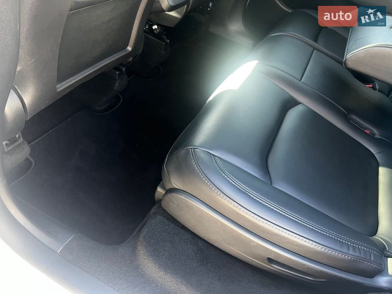 Позашляховик / Кросовер Tesla Model Y 2023 в Києві