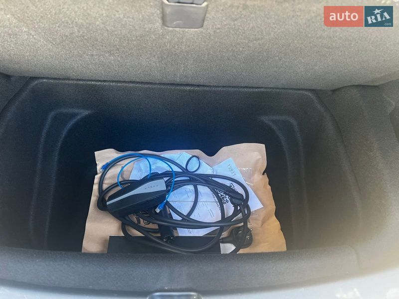 Позашляховик / Кросовер Tesla Model Y 2023 в Києві