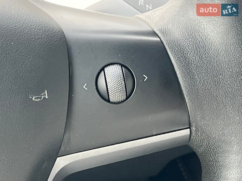 Внедорожник / Кроссовер Tesla Model Y 2022 в Киеве