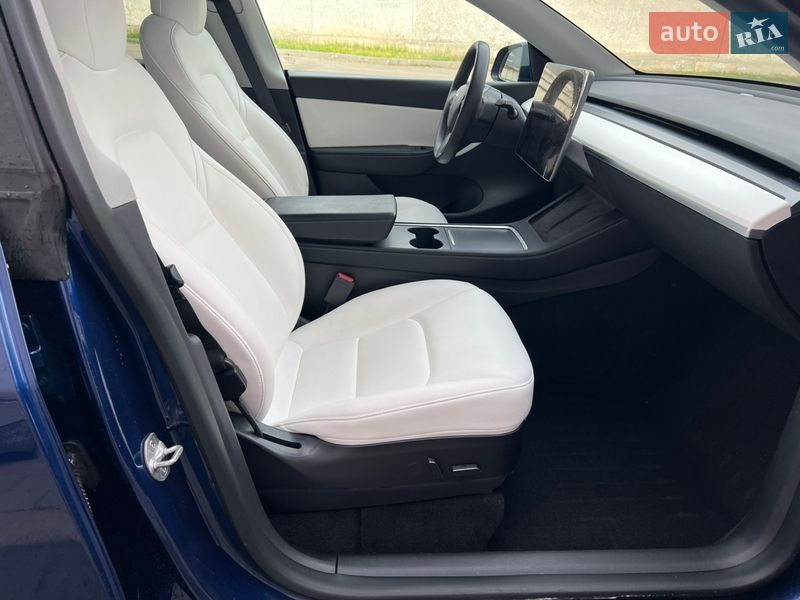Внедорожник / Кроссовер Tesla Model Y 2022 в Киеве