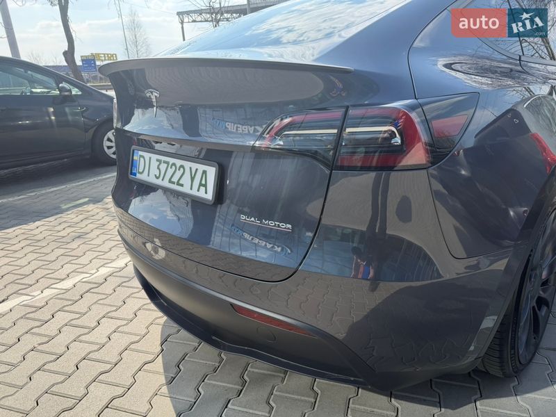 Внедорожник / Кроссовер Tesla Model Y 2023 в Ровно