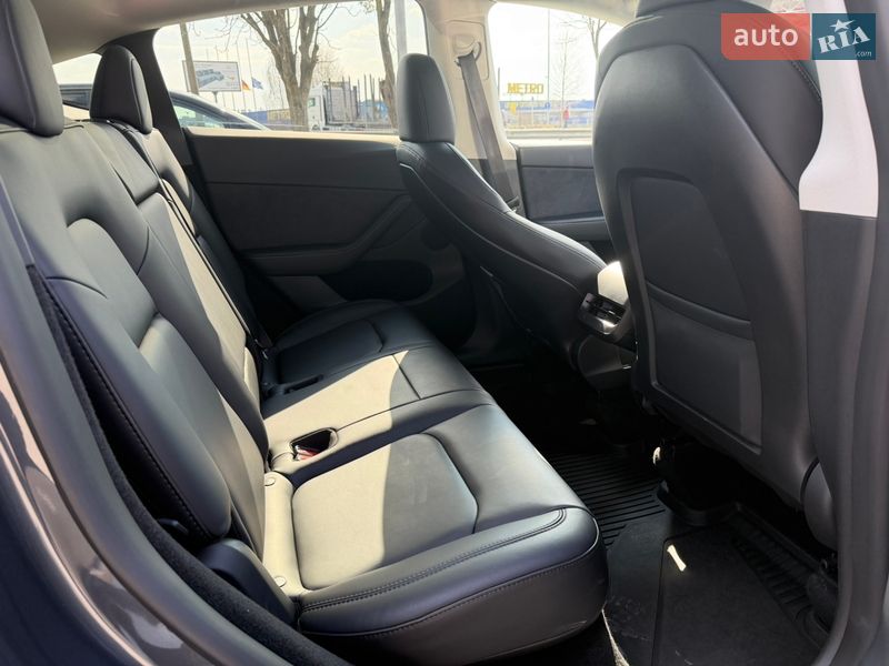 Внедорожник / Кроссовер Tesla Model Y 2023 в Ровно