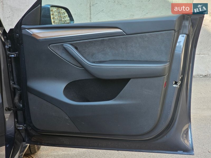 Позашляховик / Кросовер Tesla Model Y 2023 в Києві