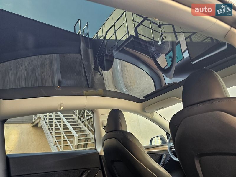 Позашляховик / Кросовер Tesla Model Y 2023 в Києві