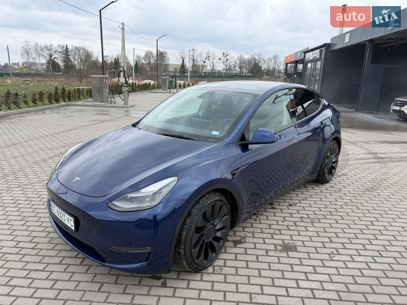 Внедорожник / Кроссовер Tesla Model Y 2022 в Золочеве фото 4 Внедорожник / Кроссовер Tesla Model Y 2022 в Золочеве