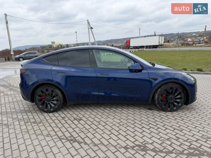 Внедорожник / Кроссовер Tesla Model Y 2022 в Золочеве фото 11 Внедорожник / Кроссовер Tesla Model Y 2022 в Золочеве