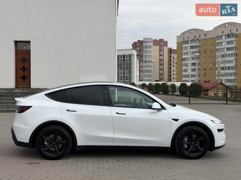 Внедорожник / Кроссовер Tesla Model Y 2025 в Львове фото 8 Внедорожник / Кроссовер Tesla Model Y 2025 в Львове