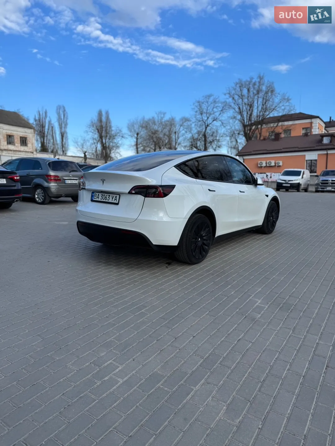 2022 Tesla Model Y - мініатюра 3