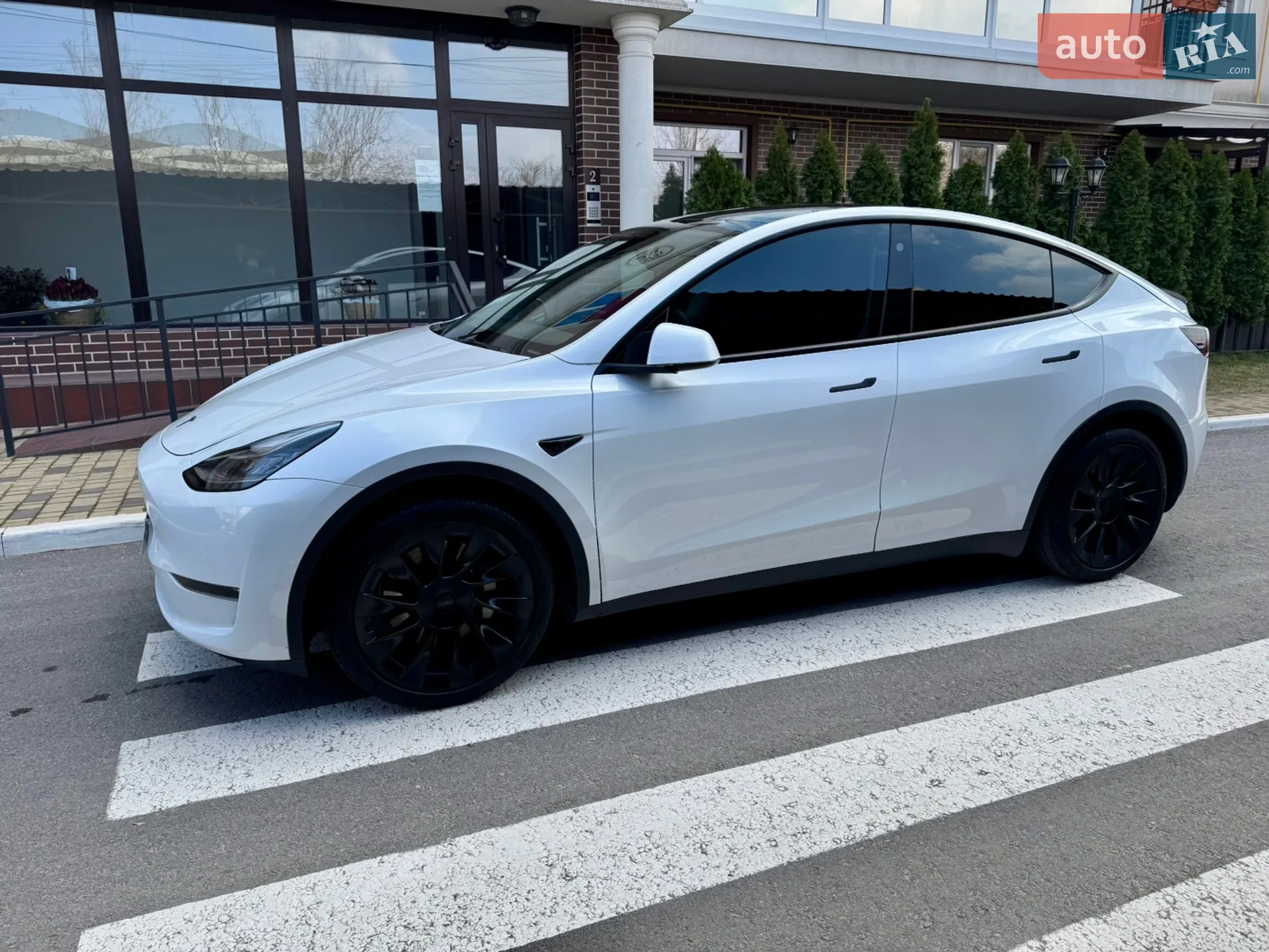 2022 Tesla Model Y - мініатюра 3