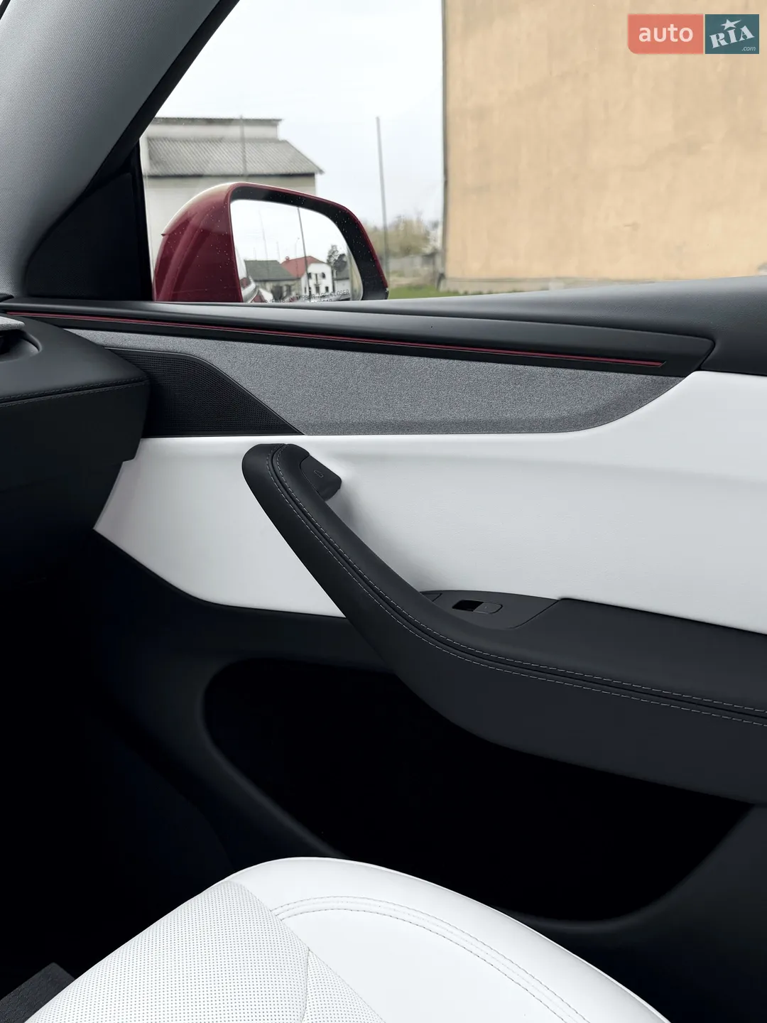 2025 Tesla Model Y - мініатюра 13