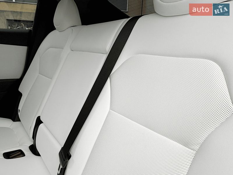 Позашляховик / Кросовер Tesla Model Y 2025 в Ужгороді фото 13 Позашляховик / Кросовер Tesla Model Y 2025 в Ужгороді