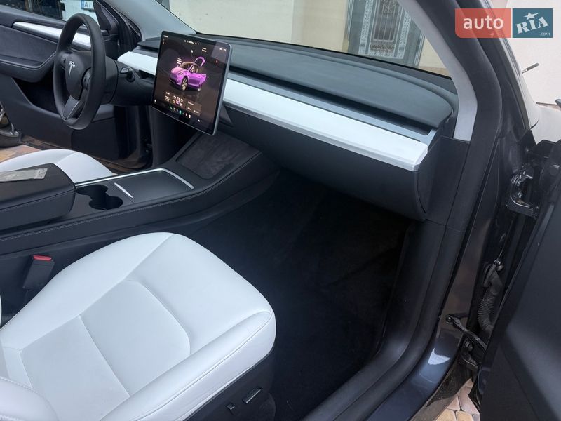 Внедорожник / Кроссовер Tesla Model Y 2023 в Киеве