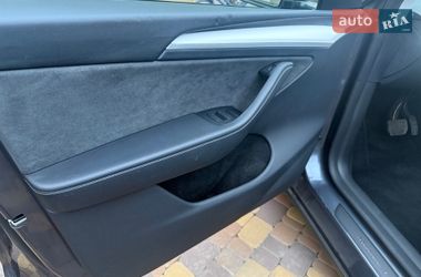 Внедорожник / Кроссовер Tesla Model Y 2023 в Киеве