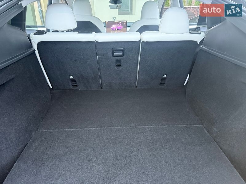 Внедорожник / Кроссовер Tesla Model Y 2023 в Киеве