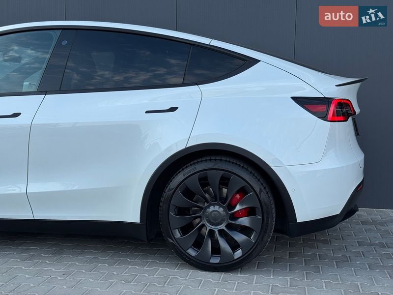 Позашляховик / Кросовер Tesla Model Y 2022 в Луцьку