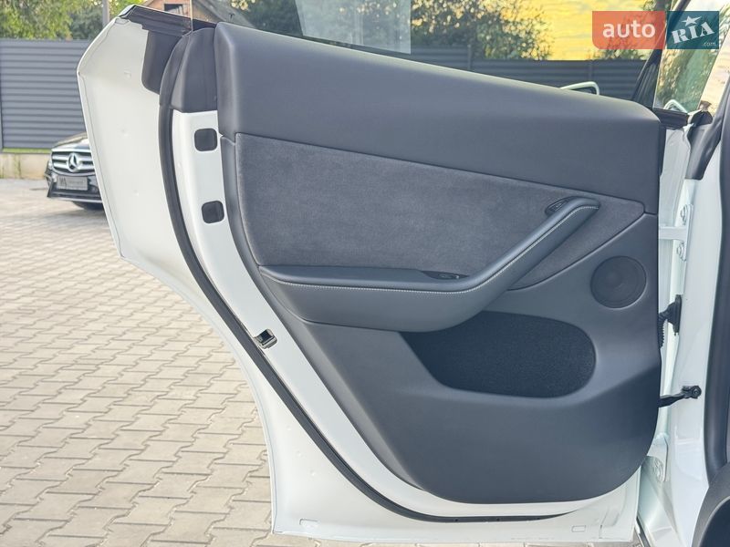 Позашляховик / Кросовер Tesla Model Y 2022 в Луцьку