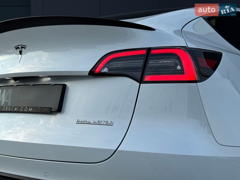 Позашляховик / Кросовер Tesla Model Y 2022 в Луцьку