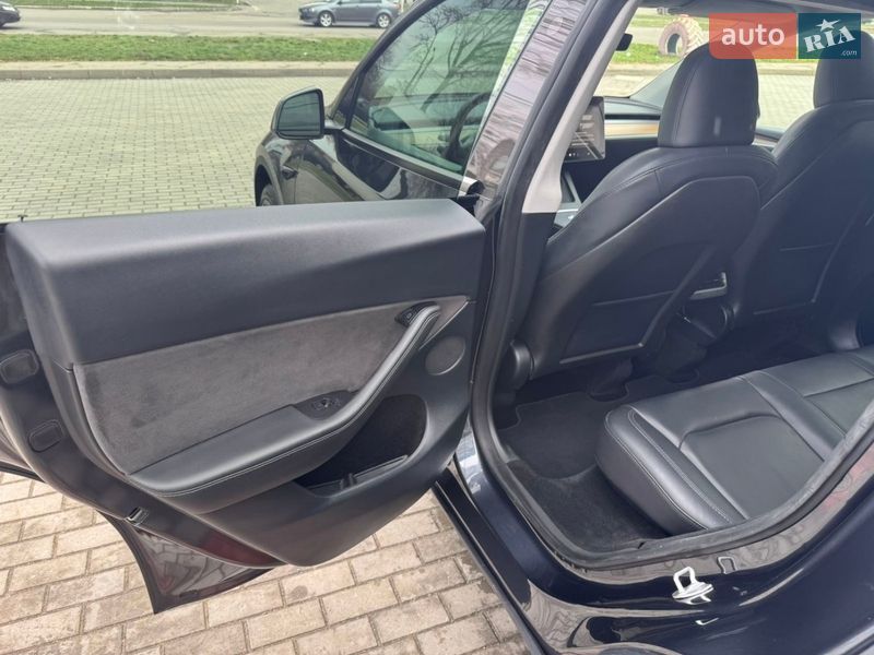 Внедорожник / Кроссовер Tesla Model Y 2024 в Никополе