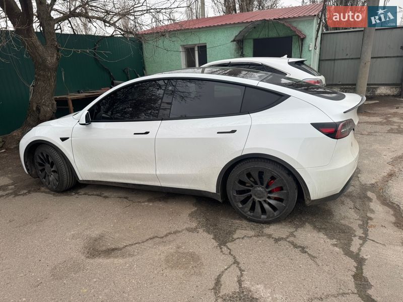 Позашляховик / Кросовер Tesla Model Y 2022 в Миколаєві фото 2 Позашляховик / Кросовер Tesla Model Y 2022 в Миколаєві