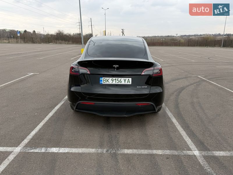 Позашляховик / Кросовер Tesla Model Y 2023 в Рівному фото 6 Позашляховик / Кросовер Tesla Model Y 2023 в Рівному