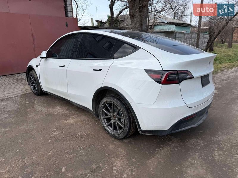 Позашляховик / Кросовер Tesla Model Y 2021 в Харкові фото 4 Позашляховик / Кросовер Tesla Model Y 2021 в Харкові