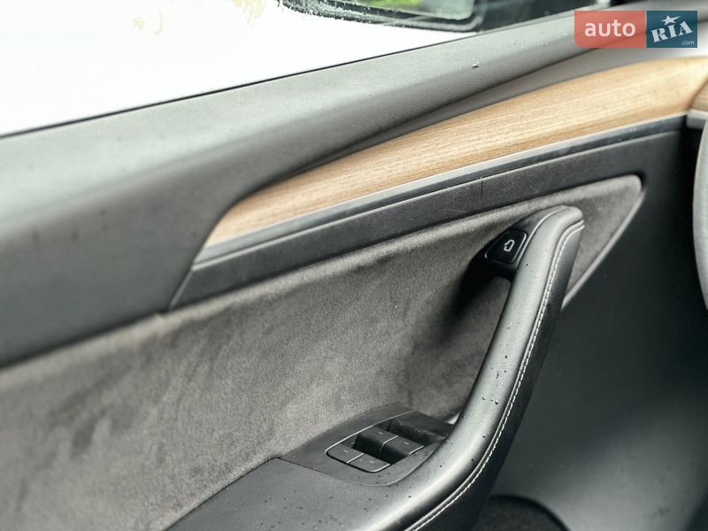 Внедорожник / Кроссовер Tesla Model Y 2022 в Луцке