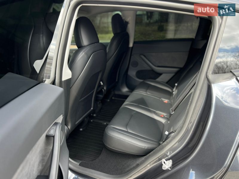 Позашляховик / Кросовер Tesla Model Y 2024 в Києві
