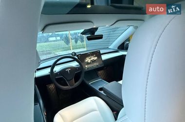 Внедорожник / Кроссовер Tesla Model Y 2024 в Киеве