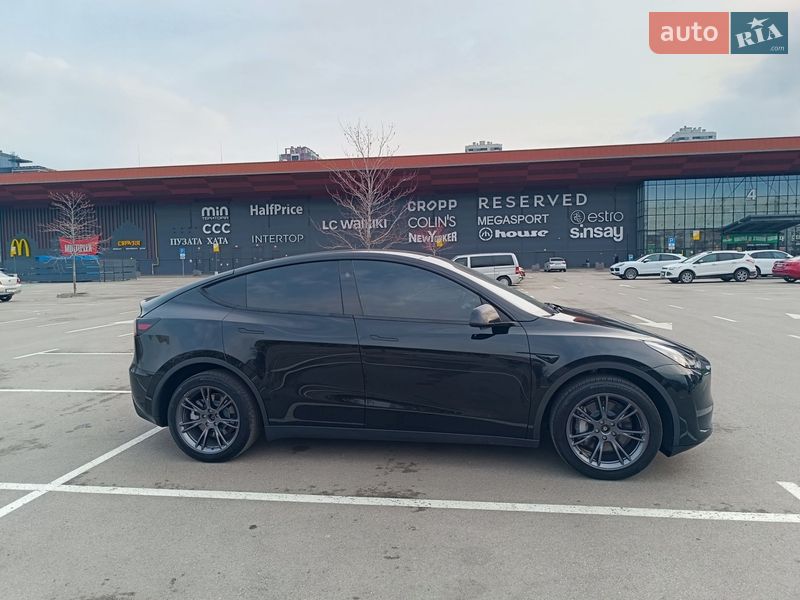 Позашляховик / Кросовер Tesla Model Y 2025 в Києві