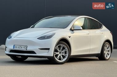 Позашляховик / Кросовер Tesla Model Y 2024 в Києві