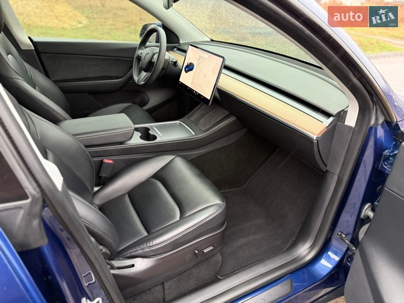 Внедорожник / Кроссовер Tesla Model Y 2021 в Ровно