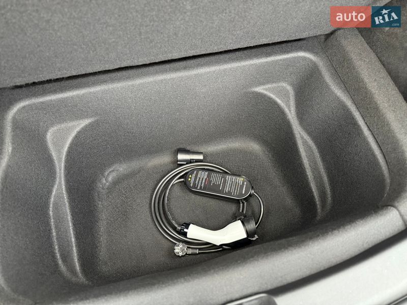 Внедорожник / Кроссовер Tesla Model Y 2021 в Ровно