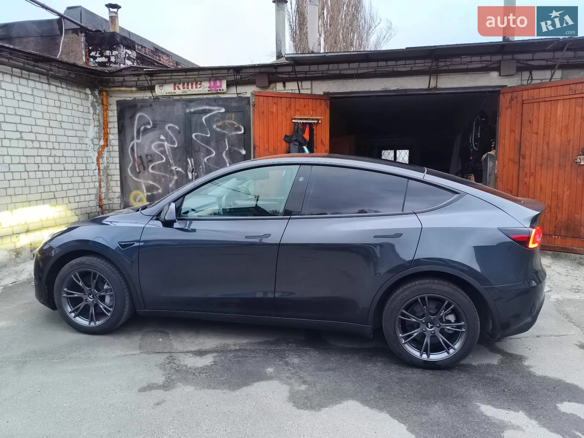2024 Tesla Model Y - мініатюра 3