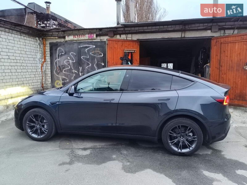 Позашляховик / Кросовер Tesla Model Y 2024 в Києві