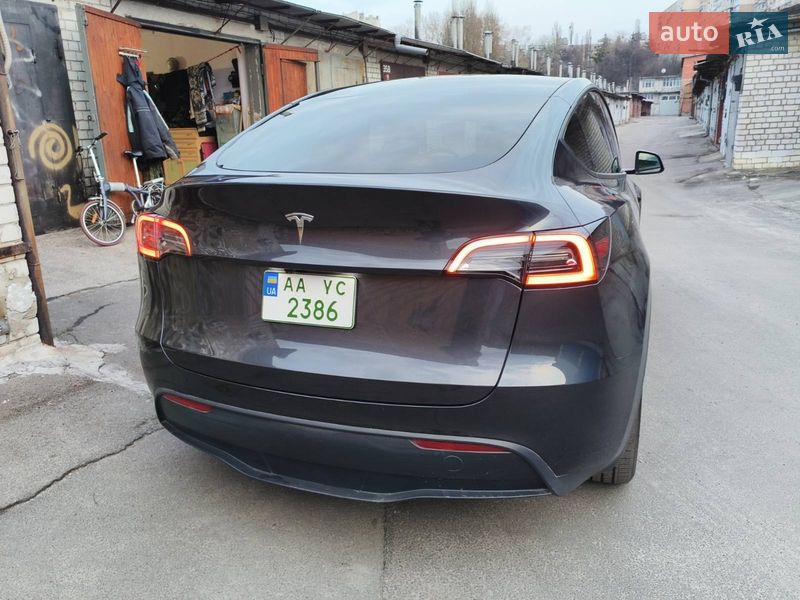 Позашляховик / Кросовер Tesla Model Y 2024 в Києві