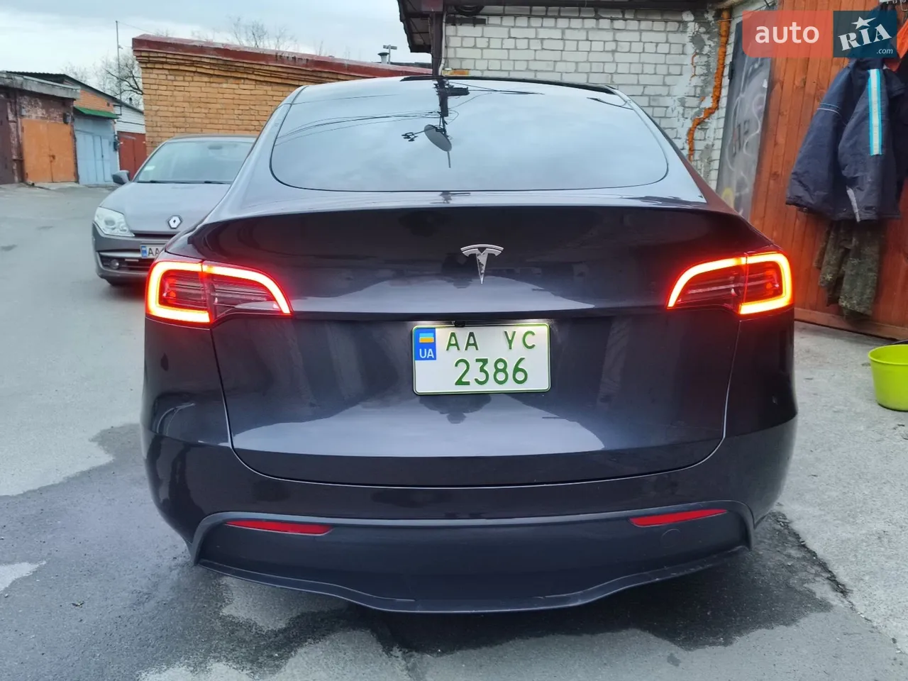 2024 Tesla Model Y - мініатюра 3